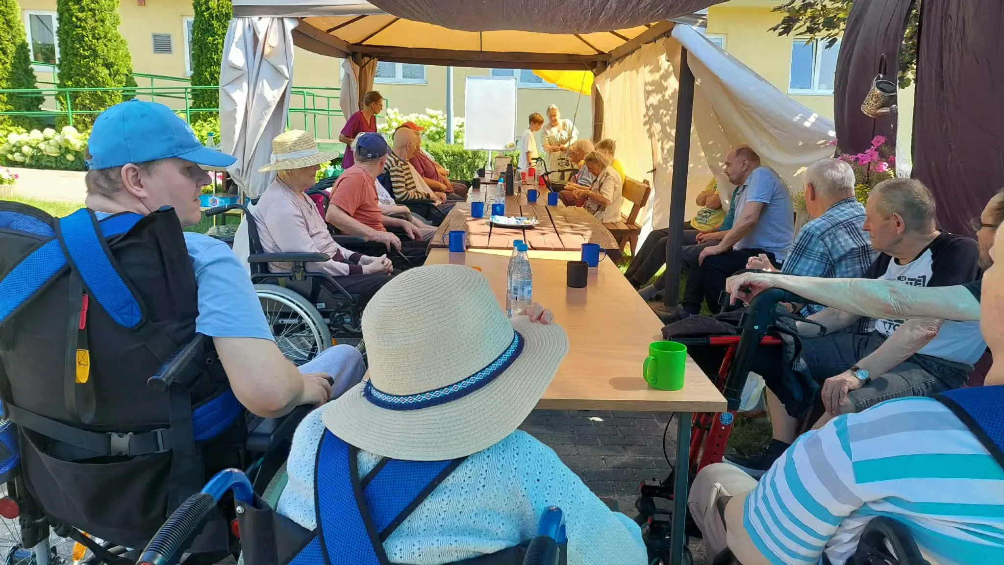 Zdjęcie 4: Międzypokoleniowe spotkanie z seniorami.