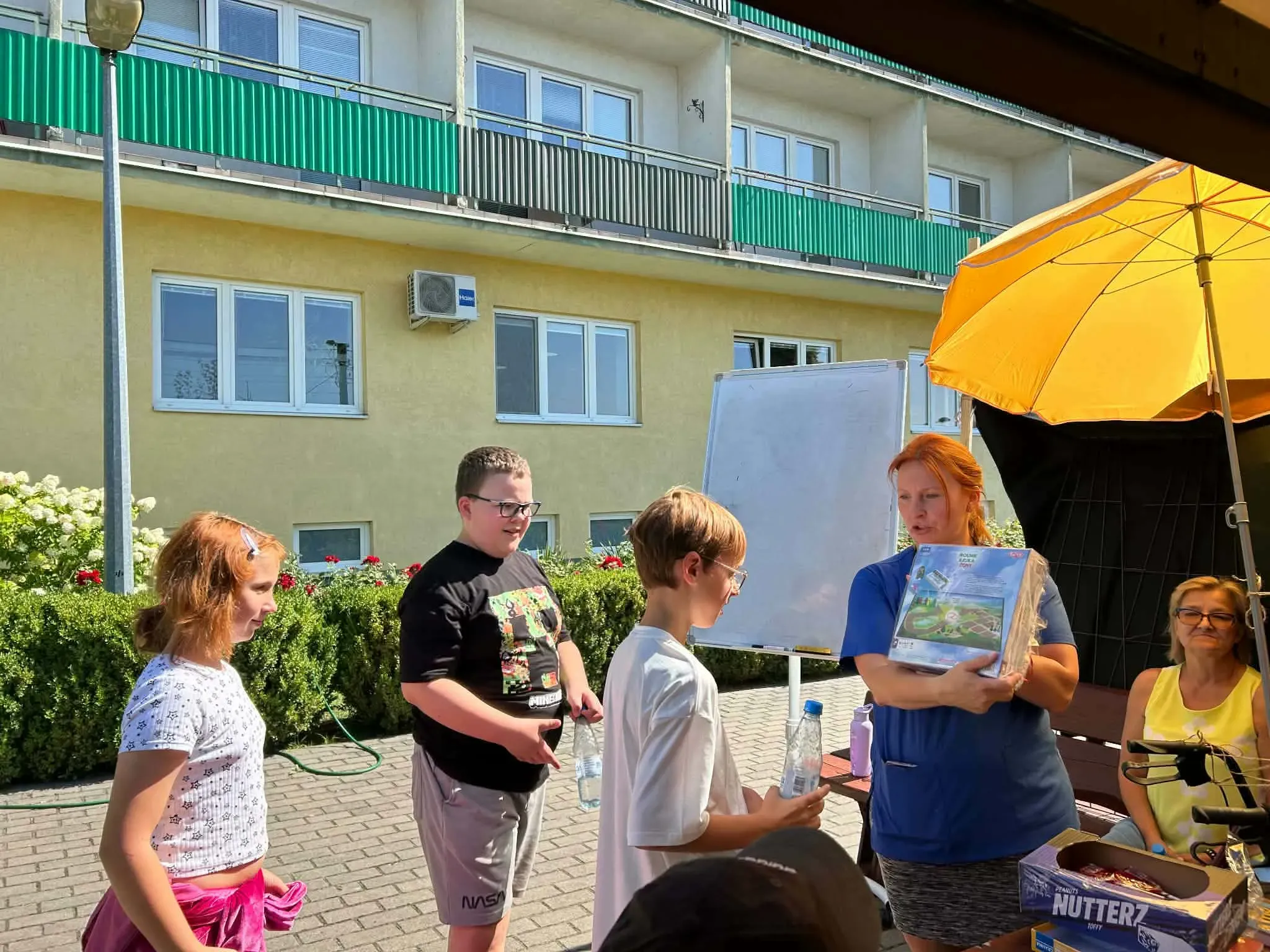 Zdjęcie 5: Międzypokoleniowe spotkanie z seniorami.