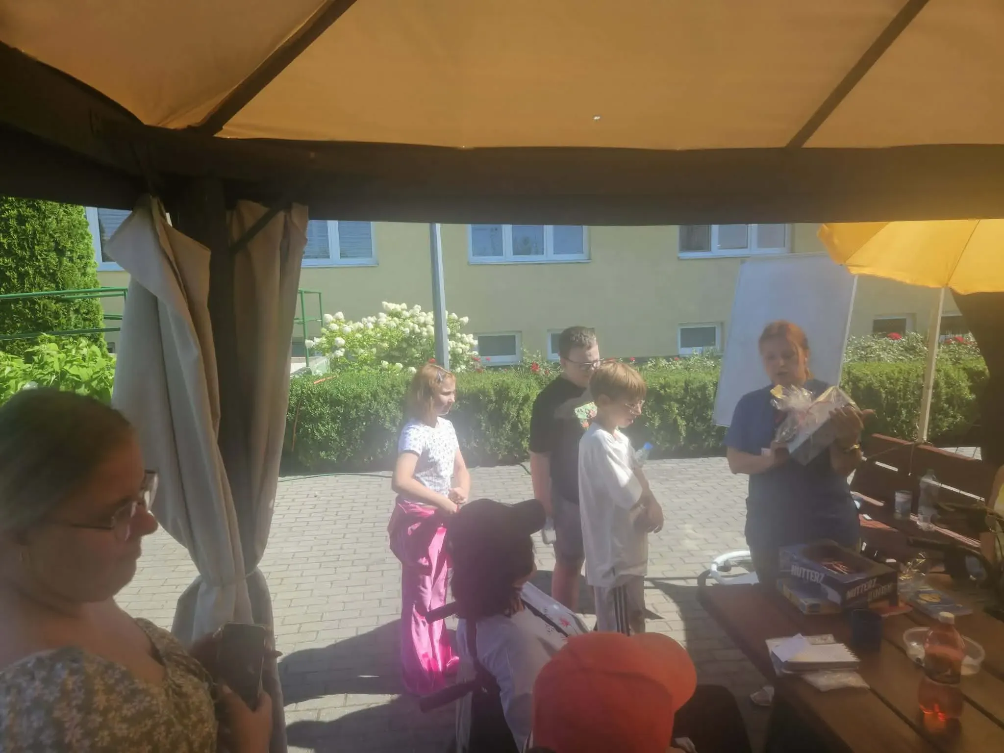 Zdjęcie 2: Międzypokoleniowe spotkanie z seniorami.